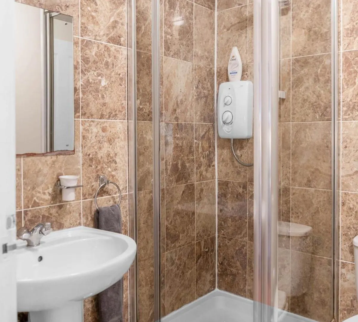 Free Parking - City Centre - The Mccarty Edinburgh