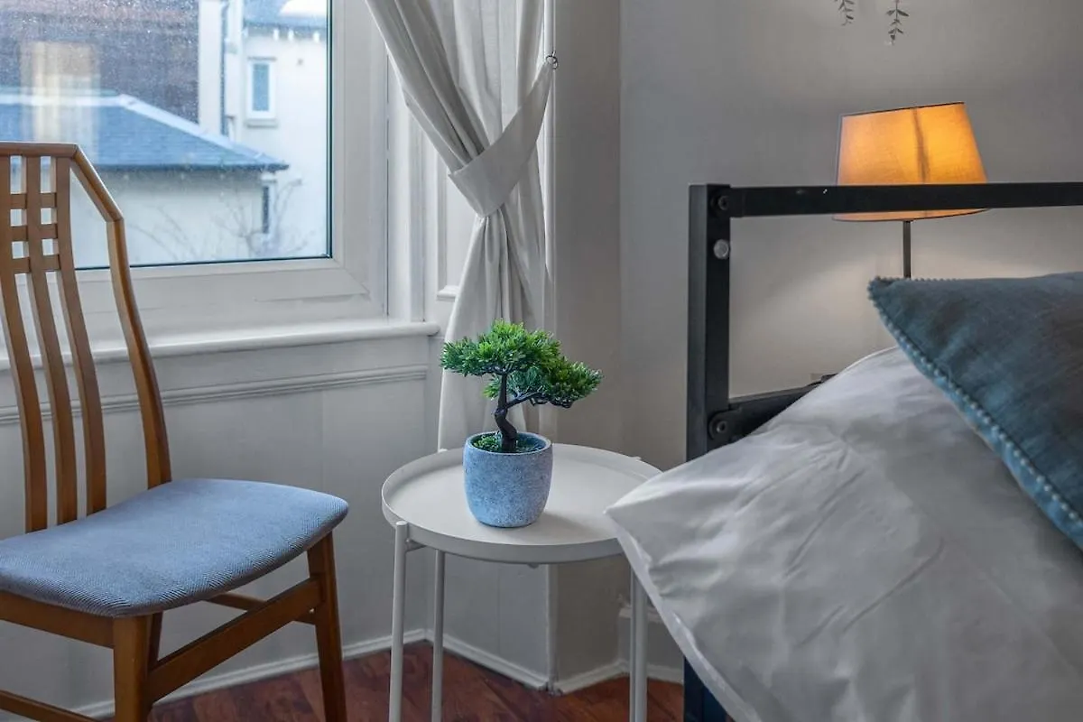 Free Parking - City Centre - The Mccarty Edinburgh 0*,