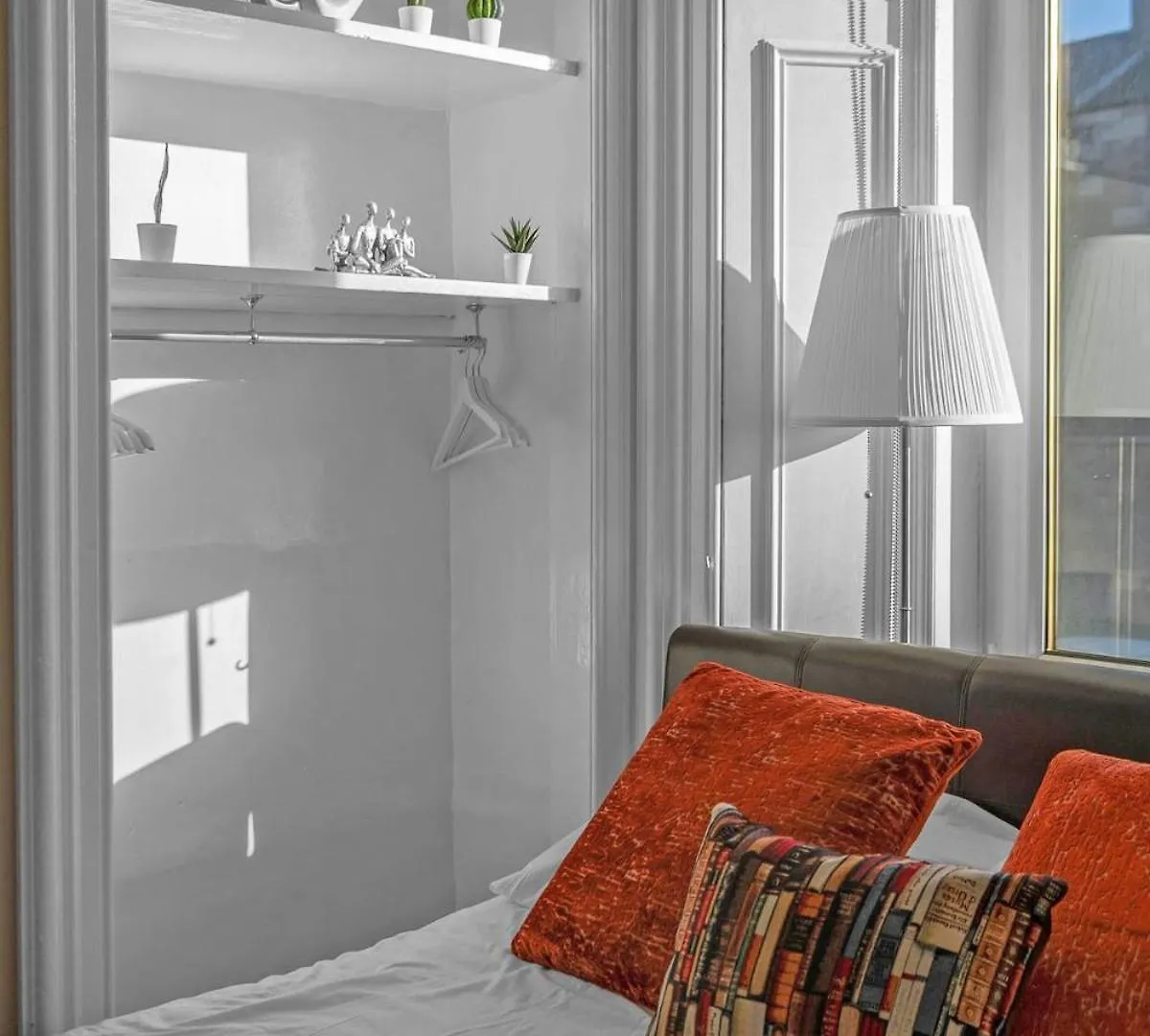 Free Parking - City Centre - The Mccarty Edinburgh 0*,