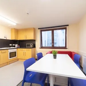 Joivy Economy 4 And 5 Bed Flats, Close To Old Town And Royal Mile - Adults Only EDI
